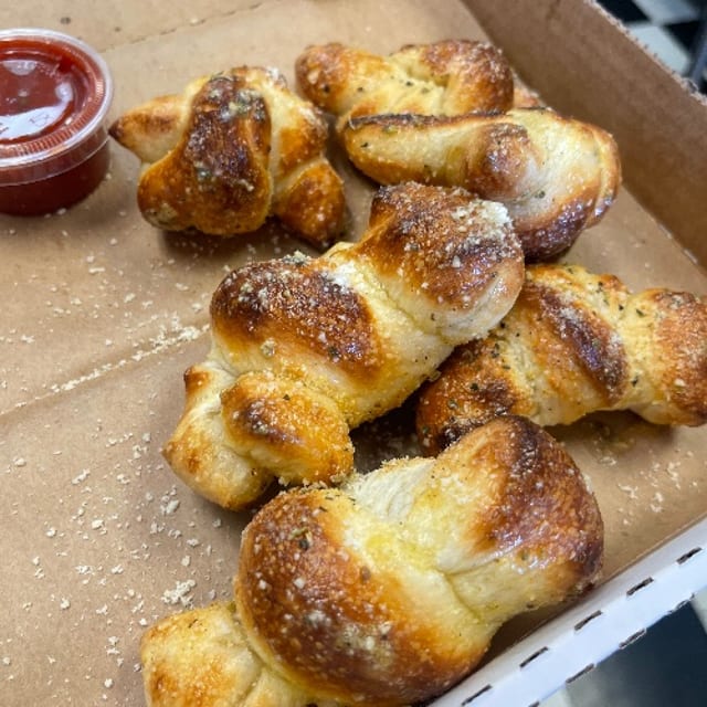 Giant Garlic Knots (6).