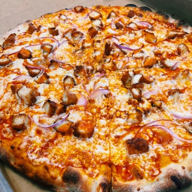 Where Buffalo Chicken Roam Pizza (20'' X-large).