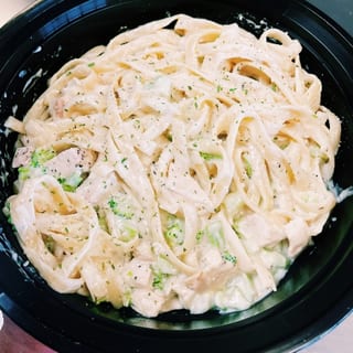Chicken & Broccoli Fettucine Alfredo