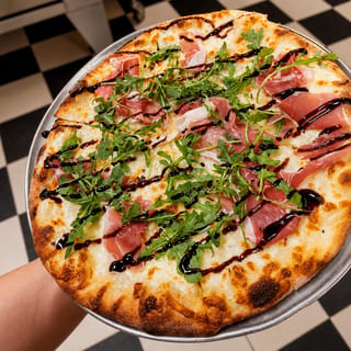 Pizzawee Pizza  14"  (medium)